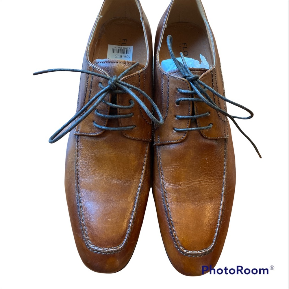 Brand new Florsheim pair of shoes for men size 8.5